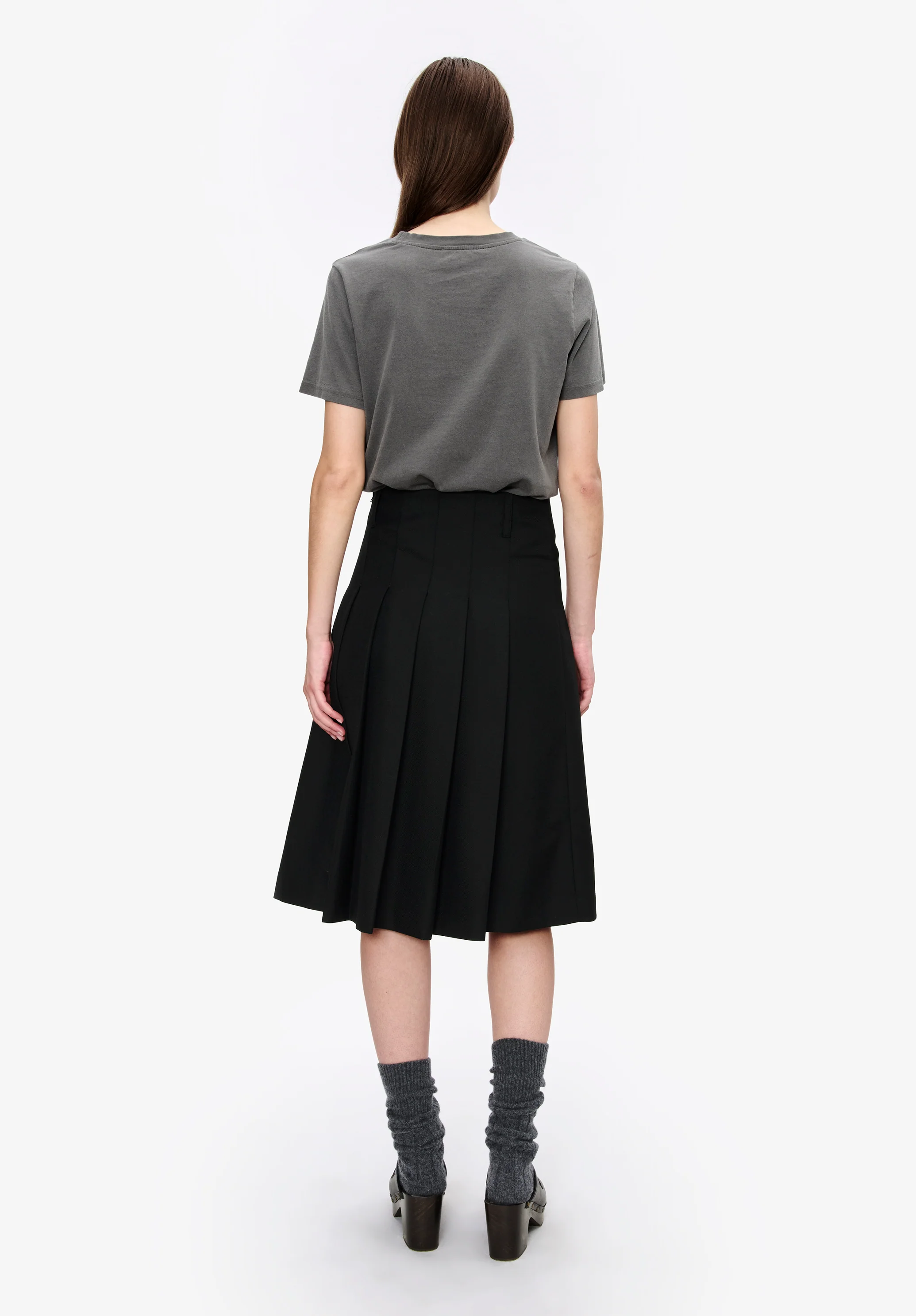 1745-long-pleated-skirt-3.webp Long pleated skirt