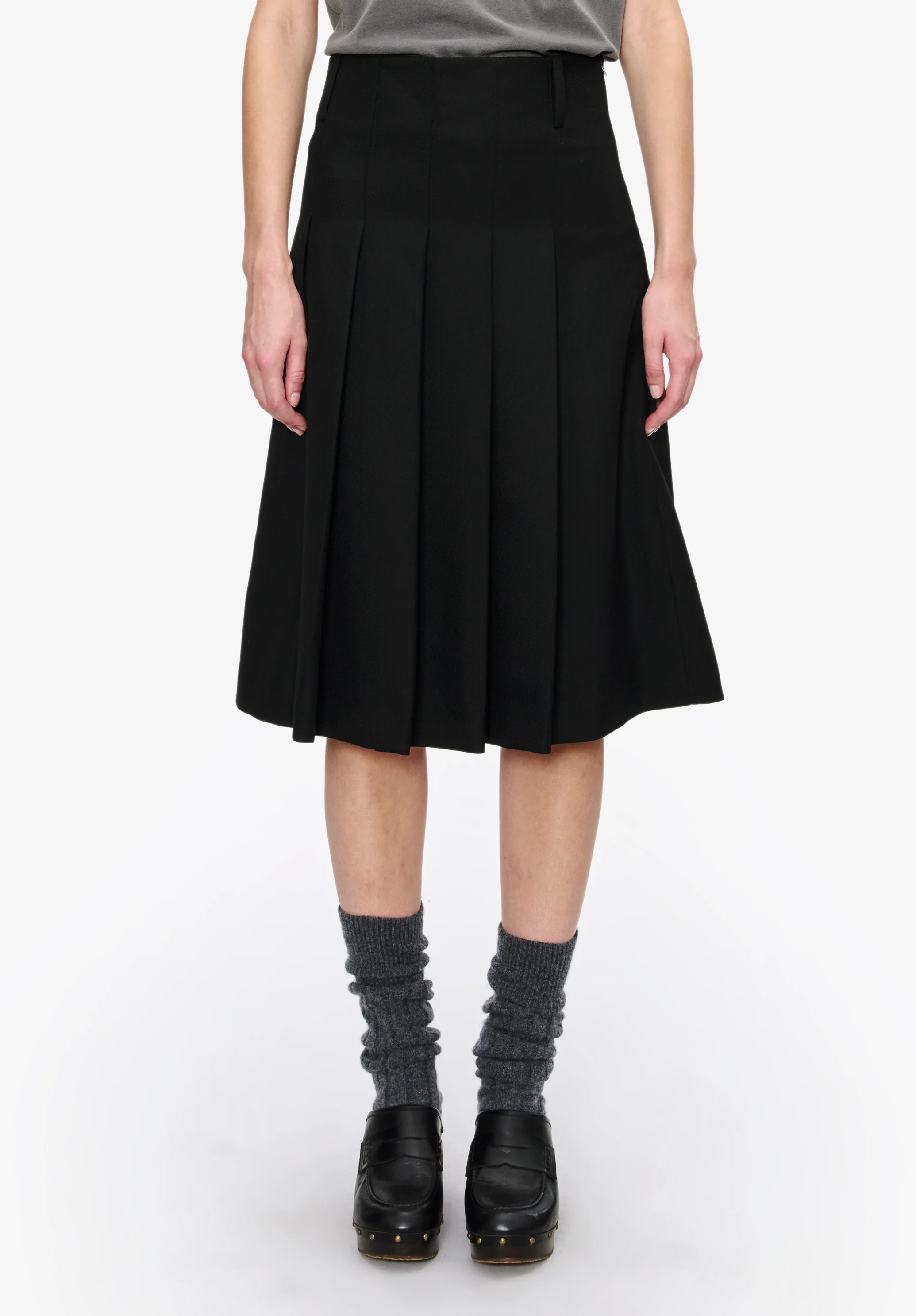 1745-long-pleated-skirt-4.webp Long pleated skirt