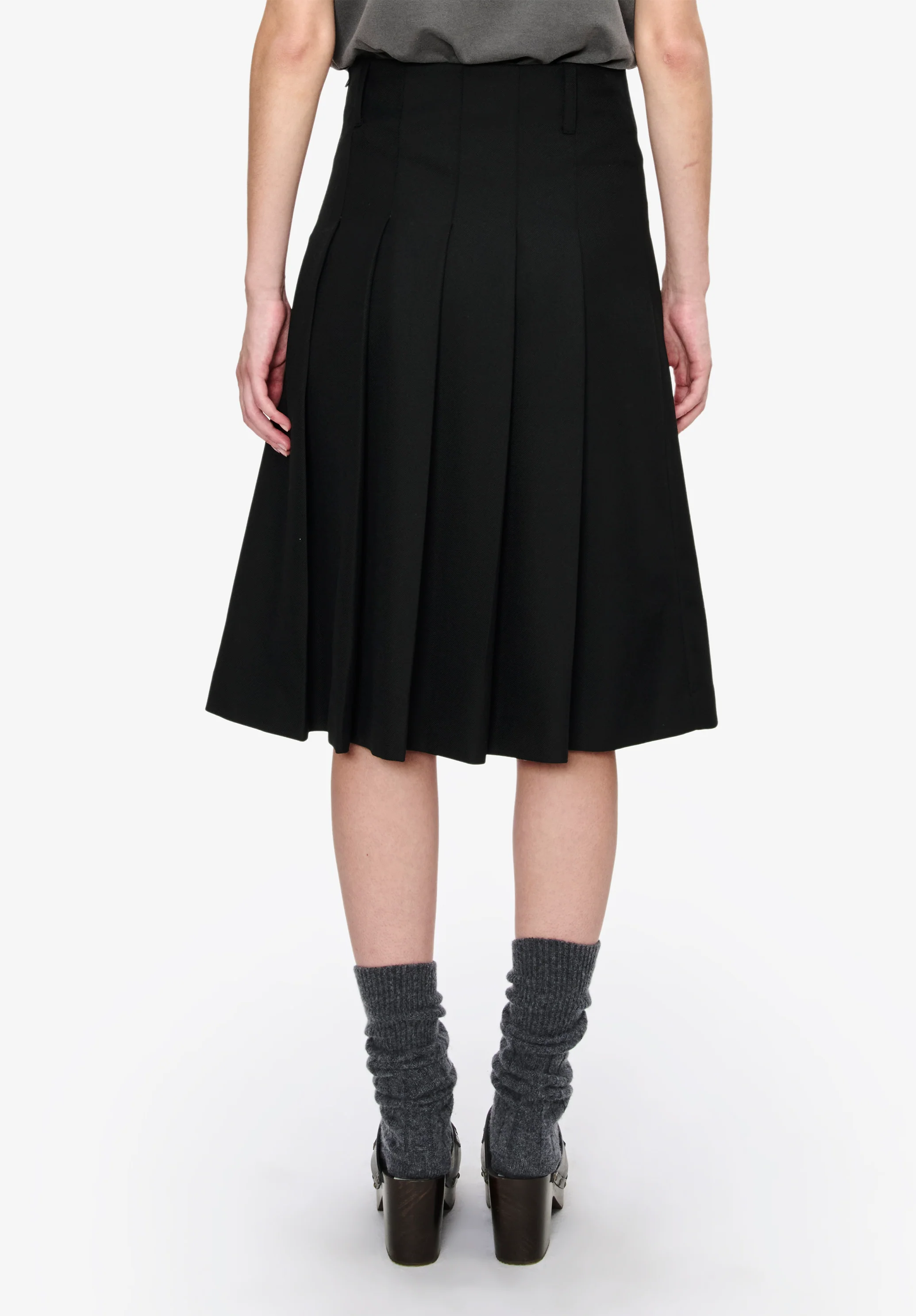 1745-long-pleated-skirt-5.webp Long pleated skirt