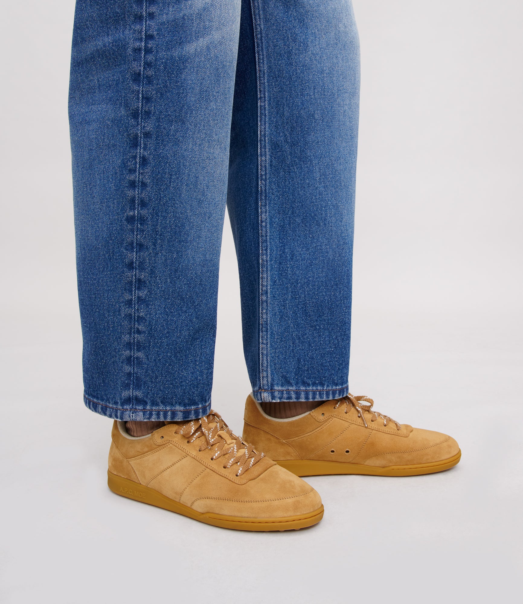 Moe sneakers