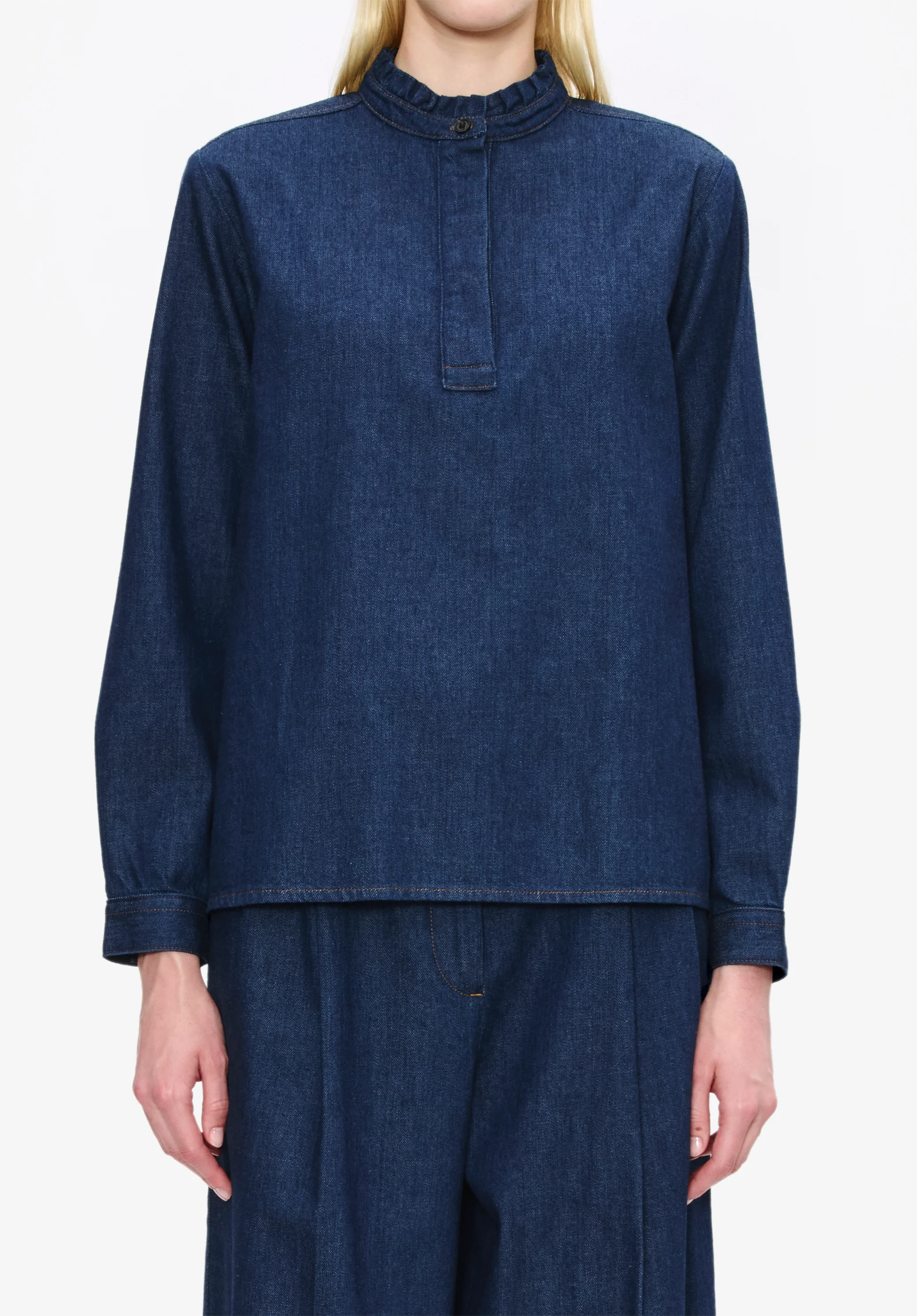 3266-blouse-with-ruffled-collar-4.webp Blouse with ruffled collar