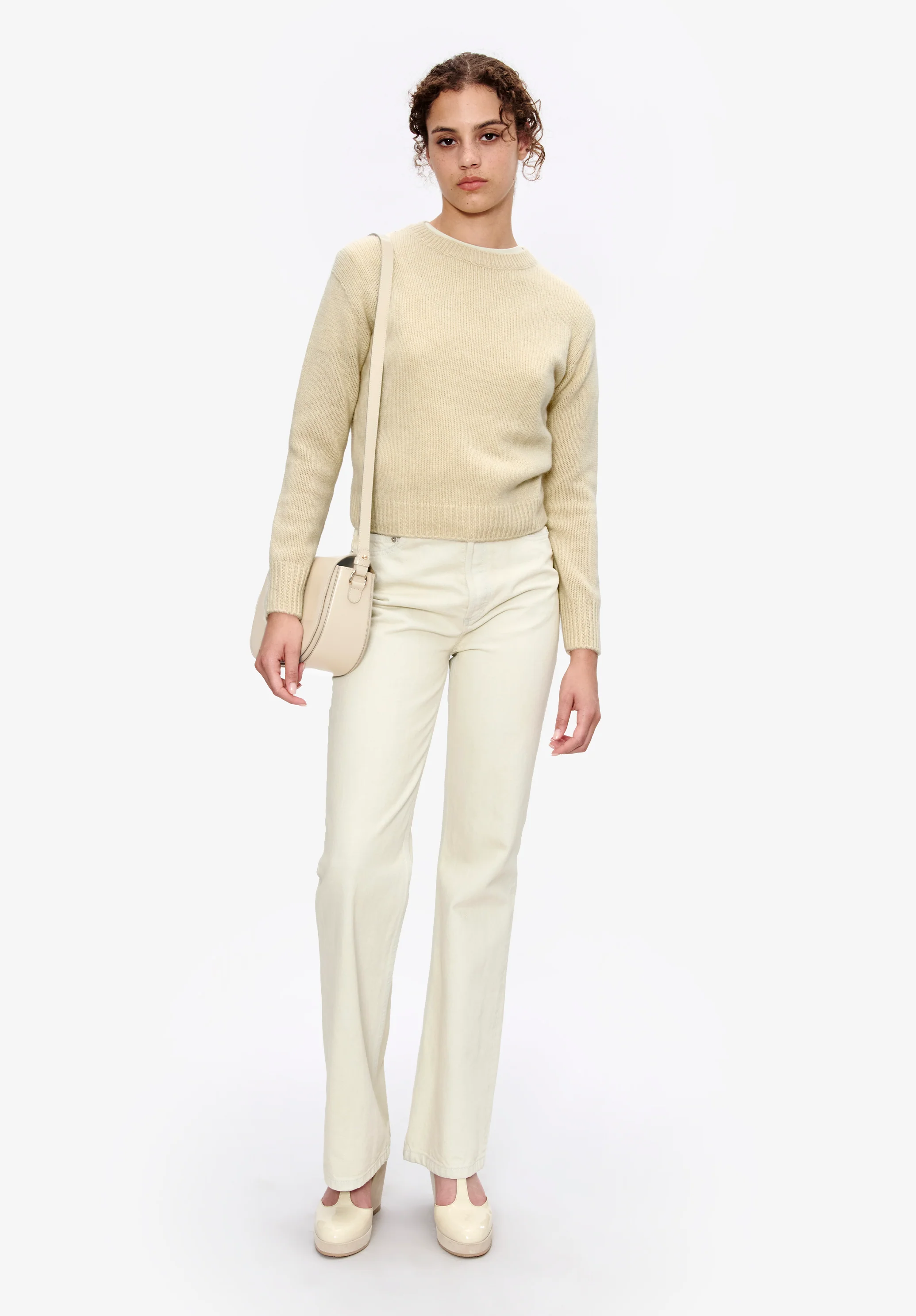 Short crew neck sweater