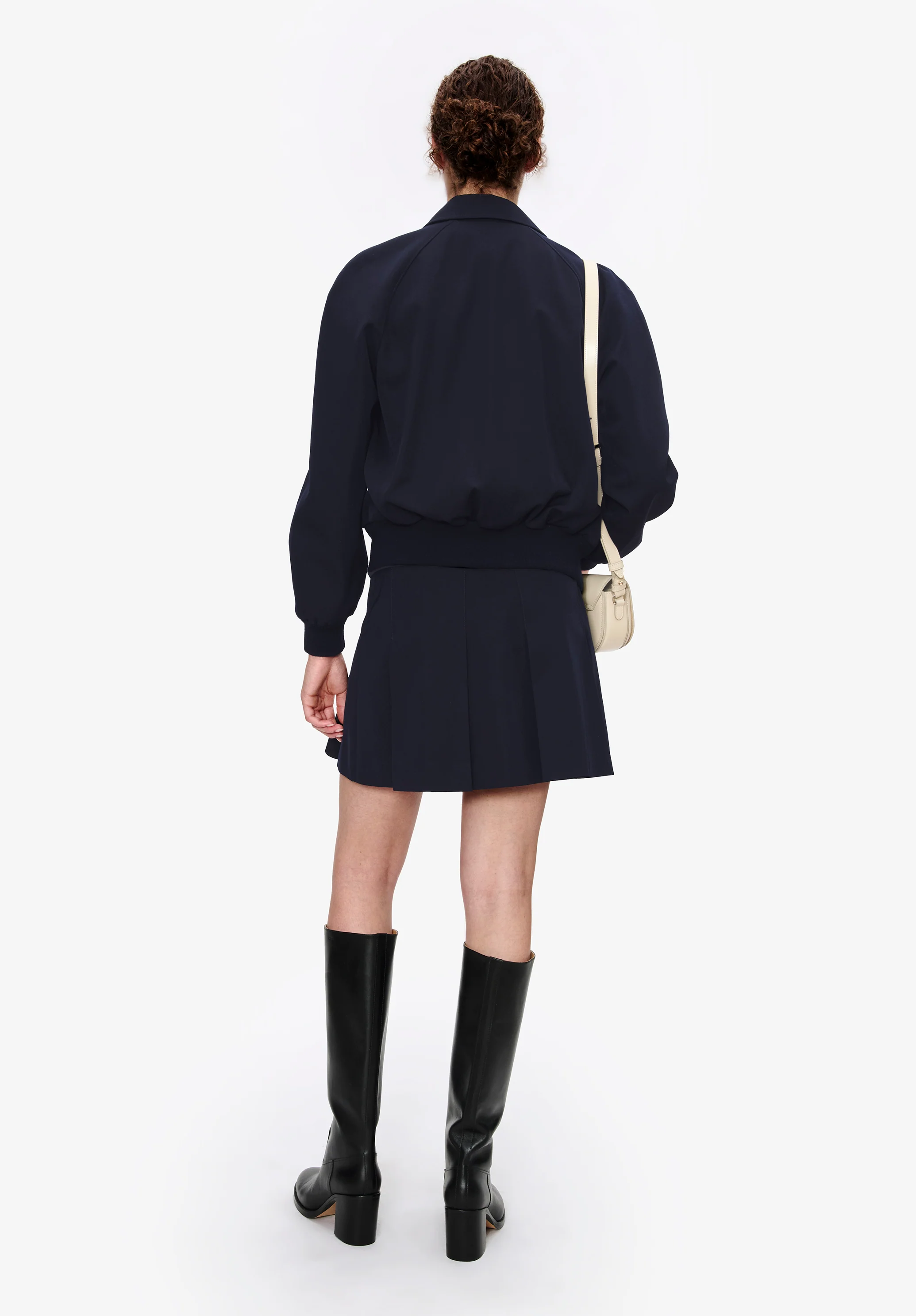 Jacket with raglan sleeves