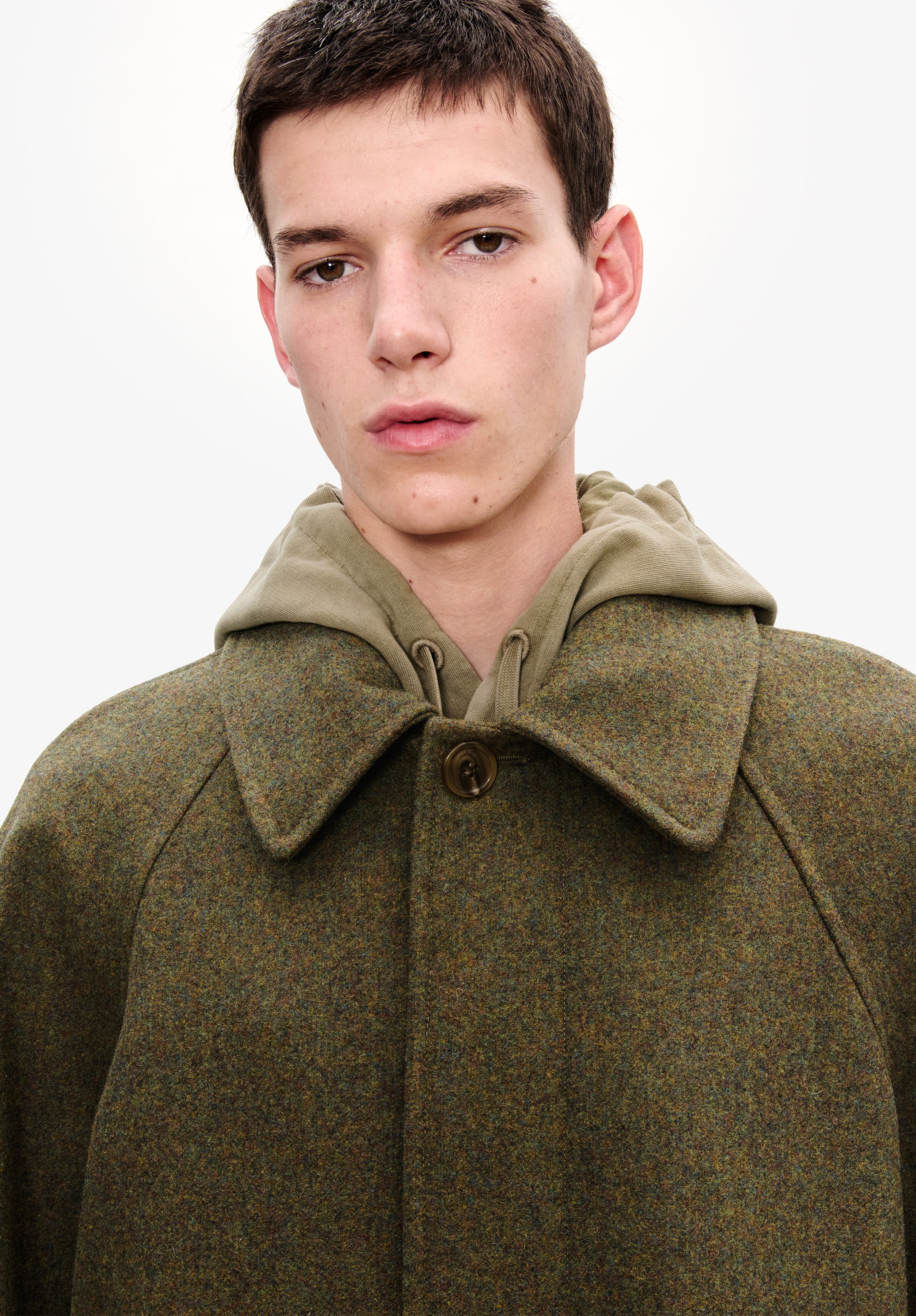 Raglan sleeve coat