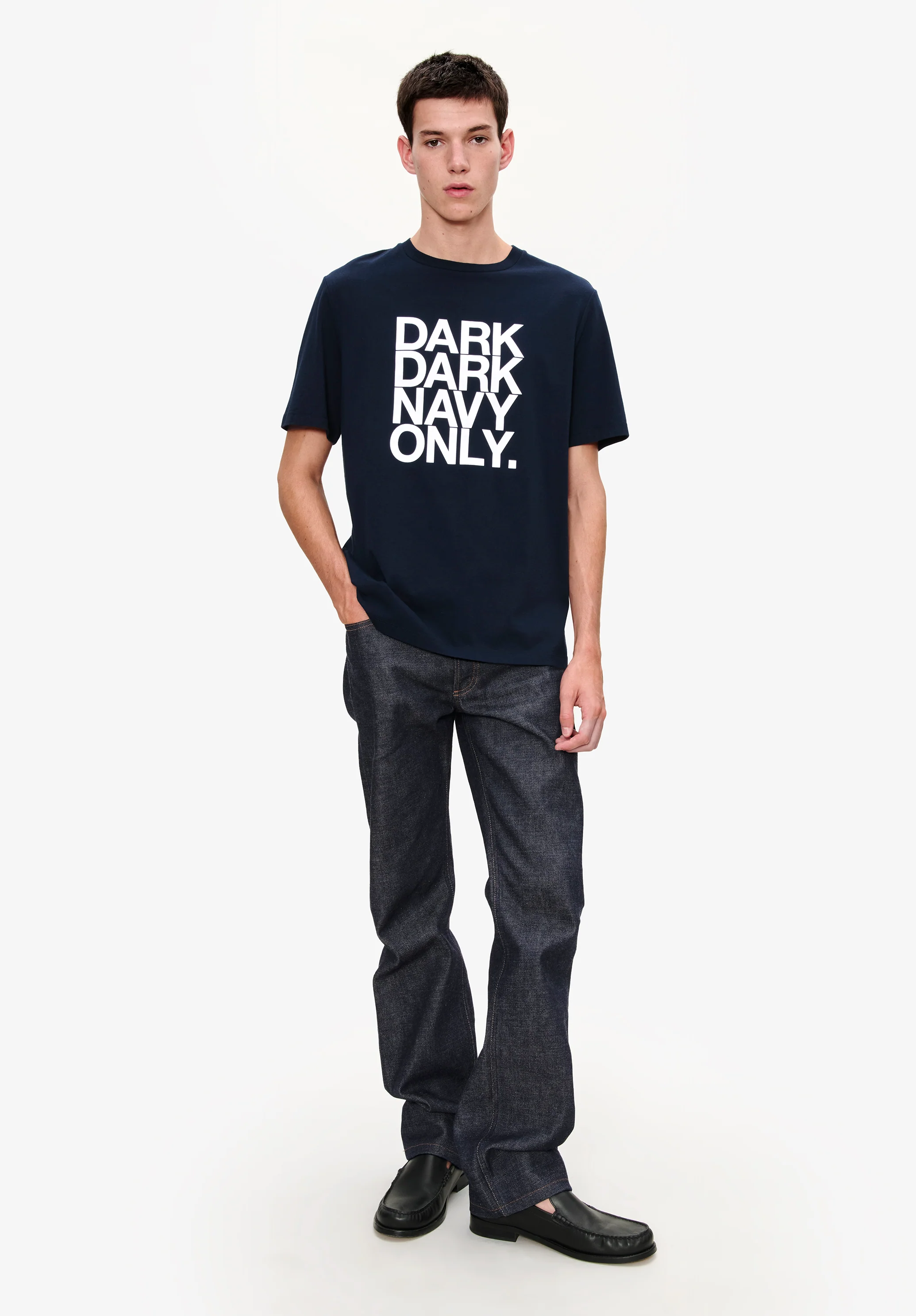 Dark dark navy only T-shirt (M)