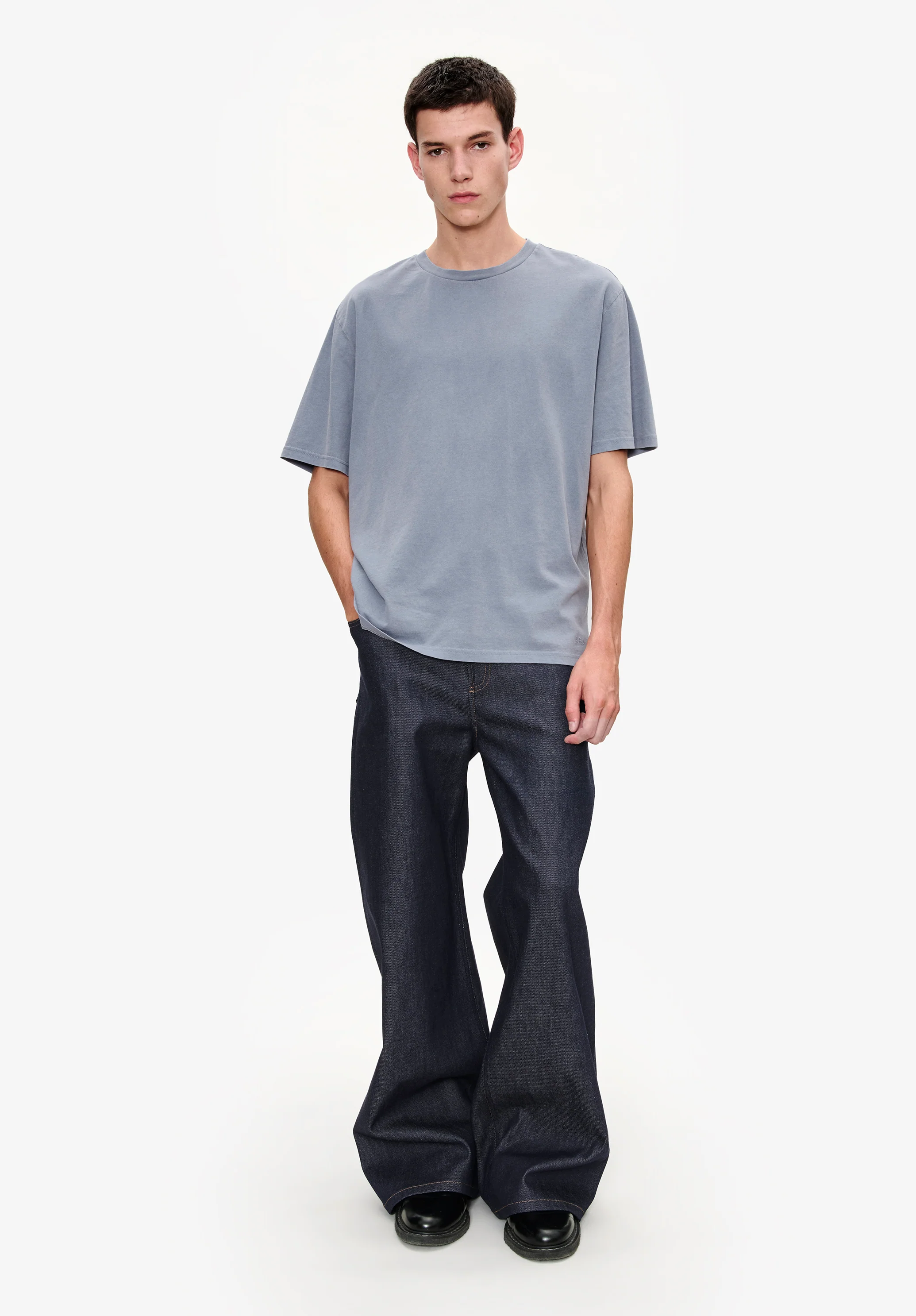 4979-delave-ample-t-shirt-2.webp Délavé ample T-shirt