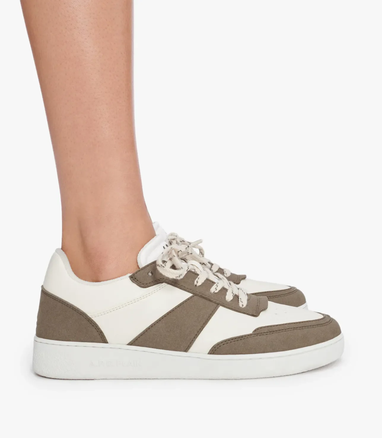 Plain sneakers