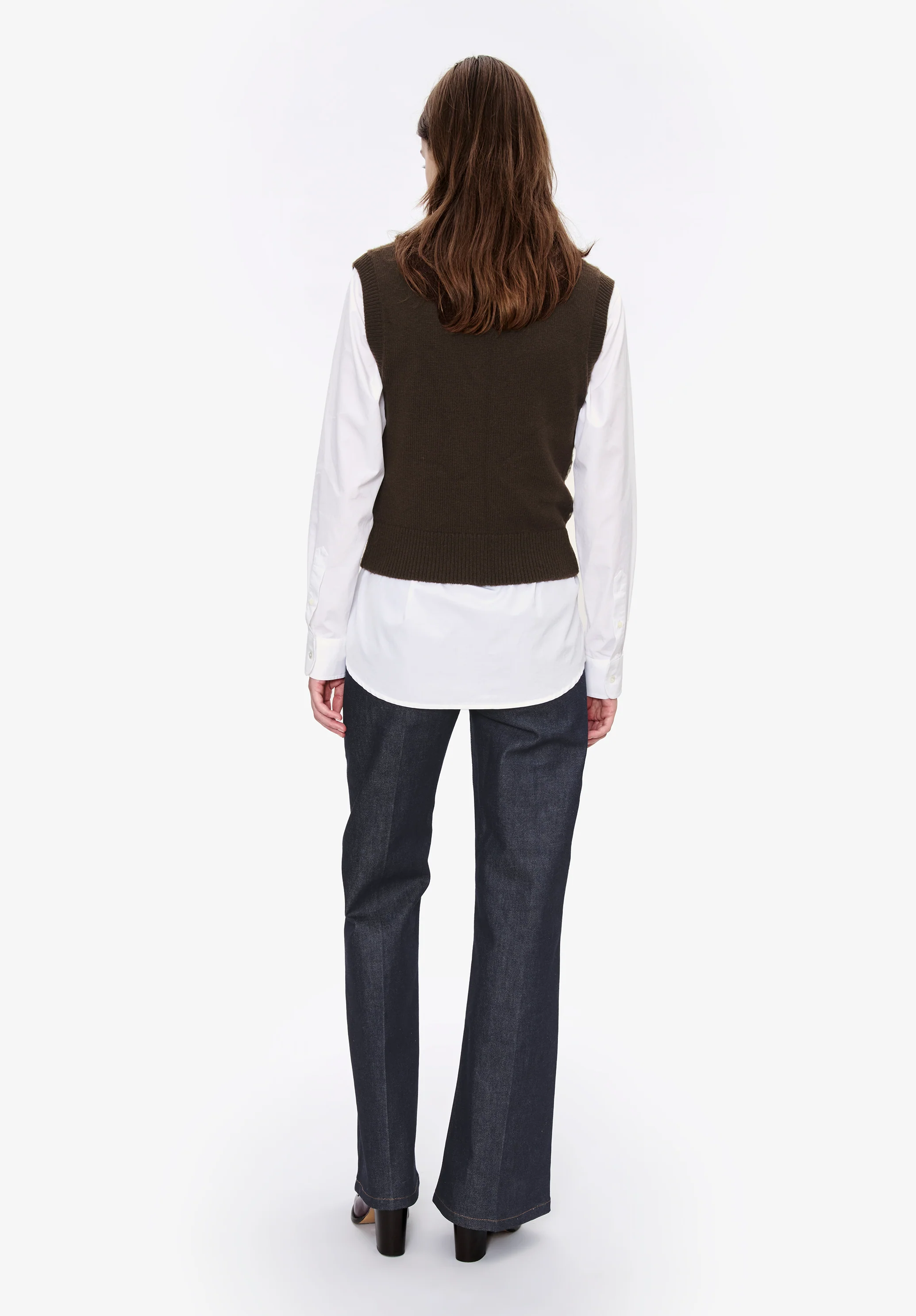 596-jacquard-sleeveless-sweater-3.webp Jacquard sleeveless sweater