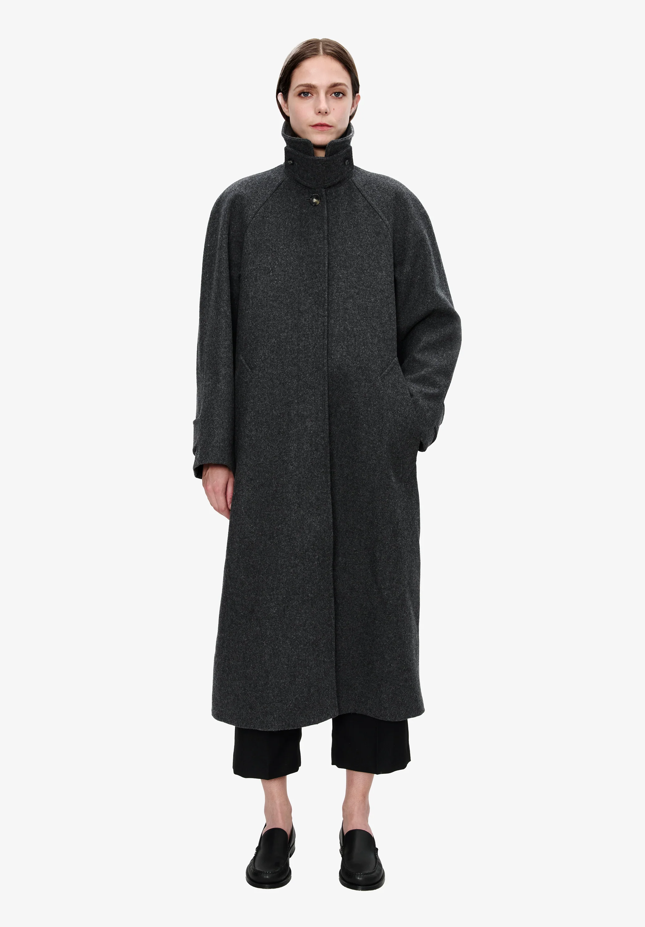 Raglan sleeve coat