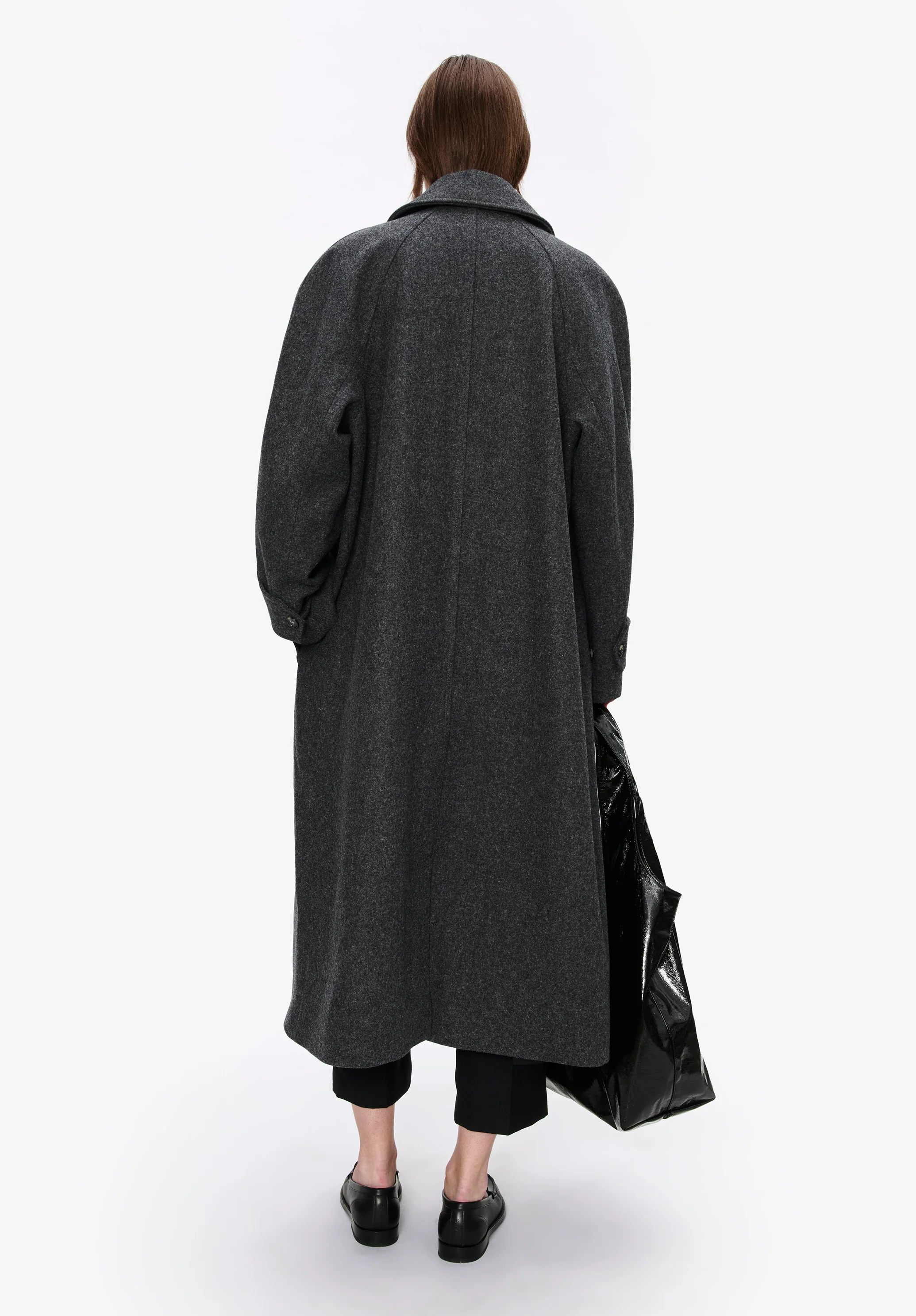 Raglan sleeve coat